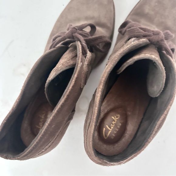 CLARKS ARTISAN  Carleta Lyon Khaki Suede Lace-up Heel Bootie Size 7.5 - Picture 8 of 10